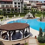 в намиращ се на прекрасният плаж каваци * Sozopol