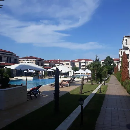 в намиращ се на прекрасният плаж каваци * Sozopol