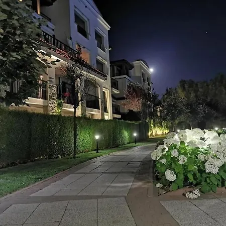 в намиращ се на прекрасният плаж каваци * Sozopol